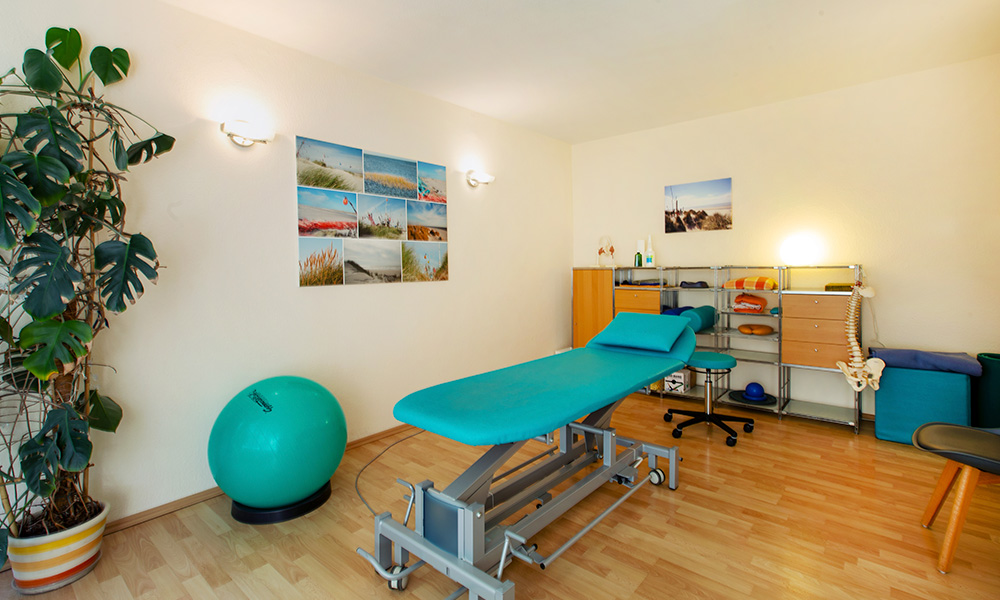 activphysio - unsere Physiotherapie Praxis in Lübeck am Holstentor bietet physiotherapeutische Behandlungen in umkomplizierte Atmosphäre mit behindertengerechter Praxis Ausstattung.